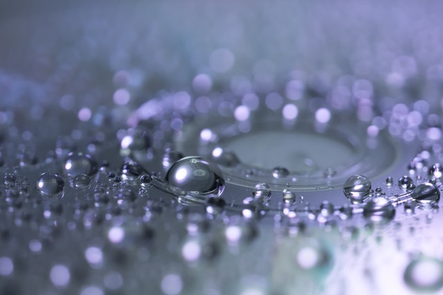 Litter tray cleaning